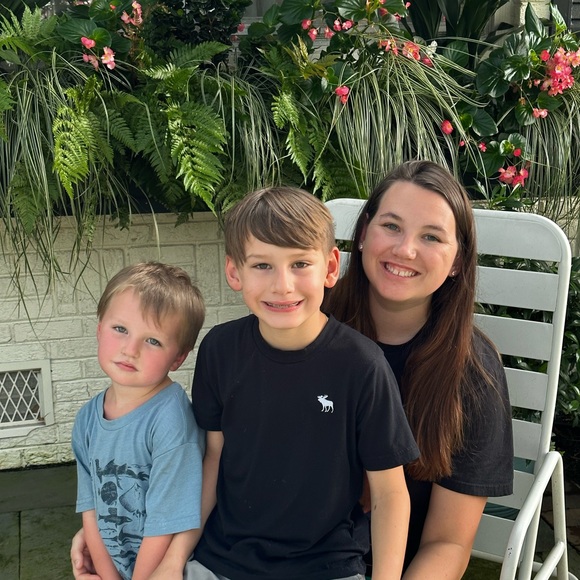 Meet your Posher, Mindy - Picture 1 of 1